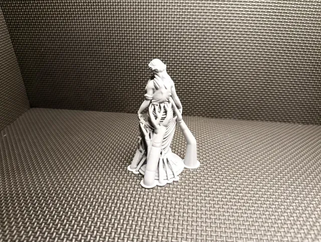 Antique Lady – Elegant Draped Sculpture — Image 5 of 6
