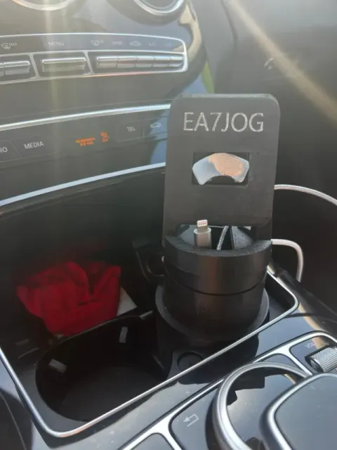 Mobile Phone Holder for Mercedes C220d — Image 6 of 9
