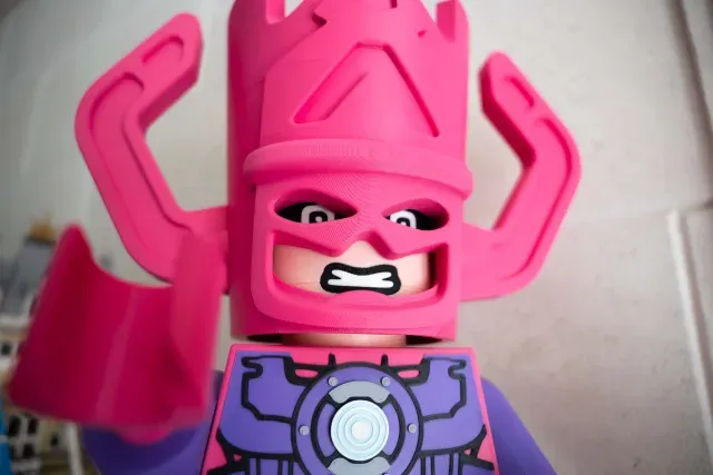Galactus Giant Minifigure (16") – The Devourer of Worlds! — Фото 3 из 9