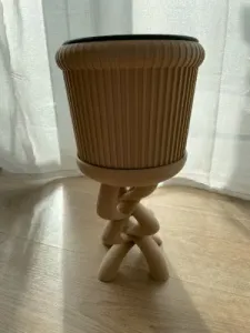Twisy Planter Pot