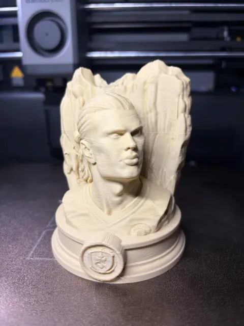 Erling Haaland Bust – Football Legend
