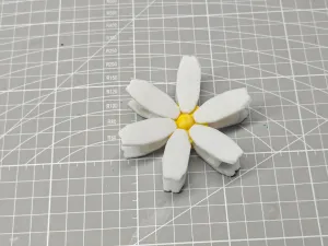 Petal-Design Storage Clip - Refrigerator Magnet