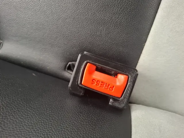 Universal seat belt buckle holder — Фото 3 из 7