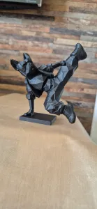 Sculpture bouledogue hip hop