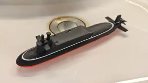战略核潜水艇（可浮水，螺旋桨可转）