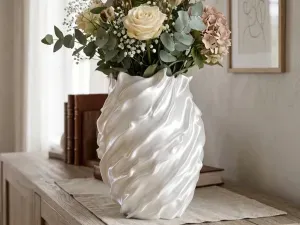SilkFlow Vase – Decorative Floral Vase with Smooth Lines