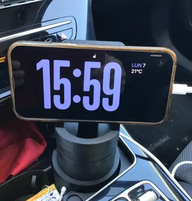 Mobile Phone Holder for Mercedes C220d — Image 7 of 9
