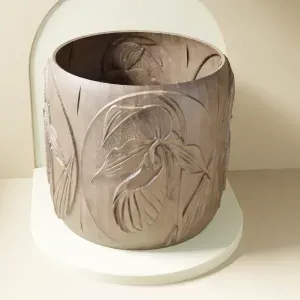 Lady Slipper in Relief Planter/Pot/Bowl