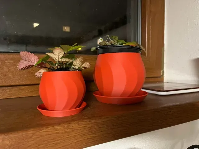 A flower pot with a saucer — Фото 2 из 9