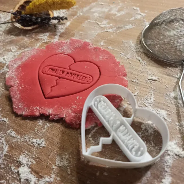 Finally Divorced Cookie & Clay Cutter, Broken Heart — Image 2 of 6