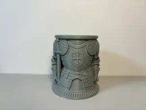 中世纪笔筒 别惹我的笔筒,它有“骑士铠甲”buff