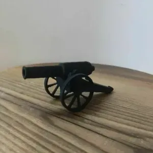 Old War cannon model miniature