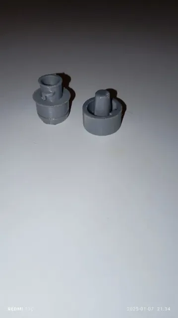 Oil bottle cap with lock — Image 6 of 7