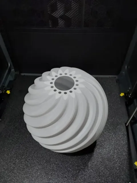 Spiral lampshade for E27 chandelier