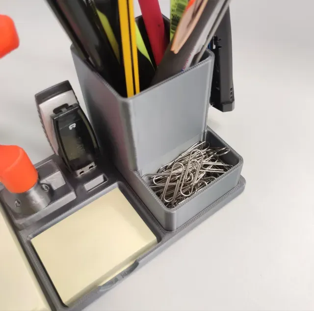 Articulated Robot Desk Organizer — Image 4 of 9