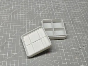Moisture-Preserving Palette Box-With a grille