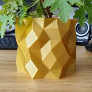 LowPoly Shatter Plant pot and Planter - Vase mode