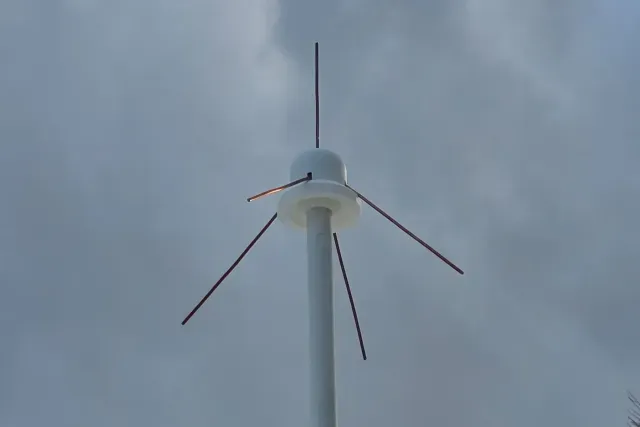 Quarter Wave Ground Plane Antenna Support