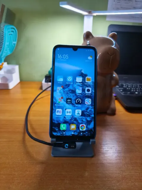 Phone stand for side charging cable — Image 2 of 3