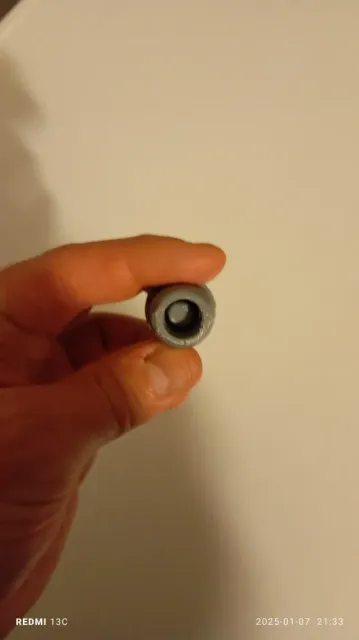 Oil bottle cap with lock — Image 2 of 7