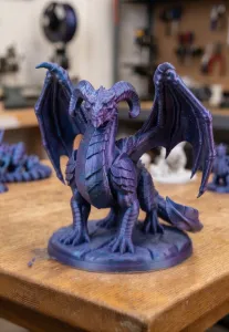 Figura de Dragón de Fantasía Épica con Base