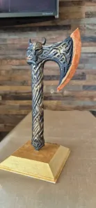 Sculpture decoration hache viking moderne personnalisable