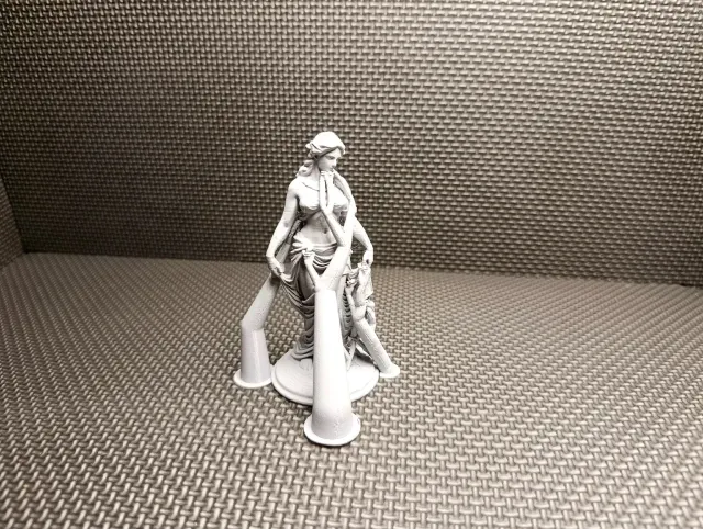 Antique Lady – Elegant Draped Sculpture — Image 4 of 6