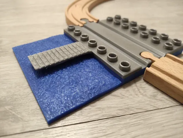 Duplo/brio train station pier — Image 3 of 4
