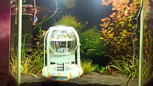 Underwater shelter (aquarium decor)