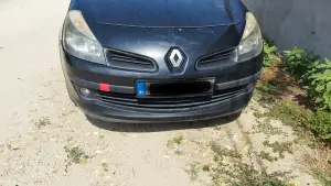 Renault Clio 3 front tow hook cover