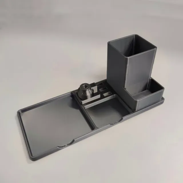 Articulated Robot Desk Organizer — Image 6 of 9