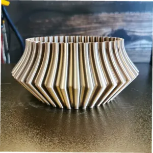 0064 A RIDGED POT