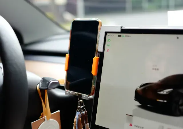 Fully 3D Printed TESLA Modular Mounting System (Phone Holder, Tissue Box, Sliding Partition Storage Box, DIY Parking Sign) — Image 2 of 5