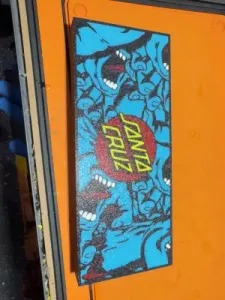santa cruz lightbox classic screaming hand