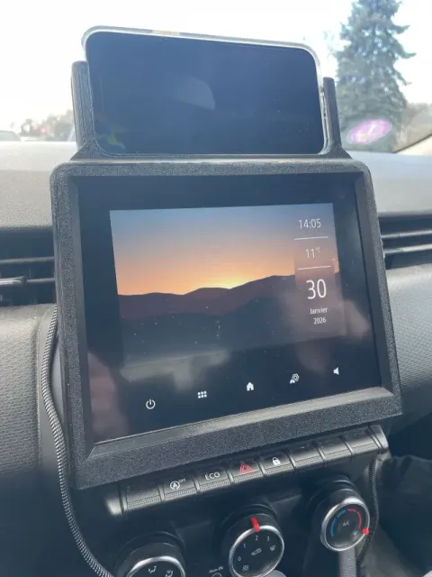 Renault Clio 5 Screen Bezel and Phone Mount — Image 3 of 6