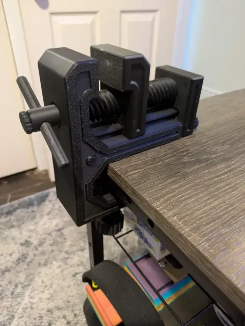 Bench Vise III ( travel speed: 5.5 - 11 - 22 mm/rev ) — Фото 8 из 9