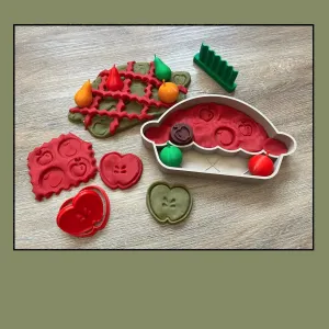 Play tray - Apple Pie - and accessories for sensory play
