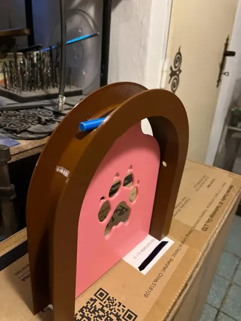 Cat door — Image 6 of 9
