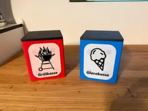 Cash Box with Magnetic Lid