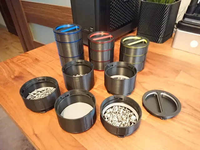 Stackable Twist-Lock Containers — Фото 2 из 9