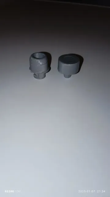 Oil bottle cap with lock — Image 5 of 7