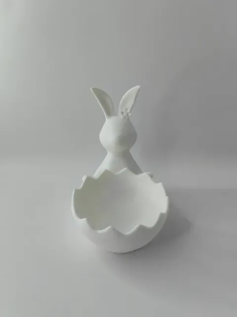 Easter Bunny Girl with Egg Basket — Фото 7 из 9