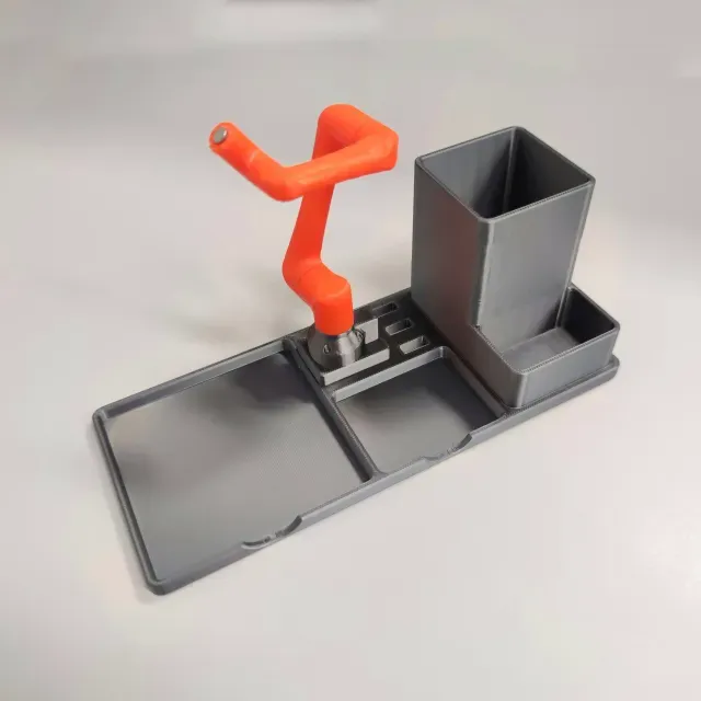Articulated Robot Desk Organizer — Image 5 of 9