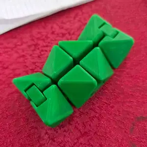 Cubetto fidget toy infinite triangle