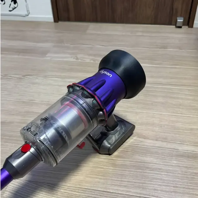 Dyson exhaust deflector