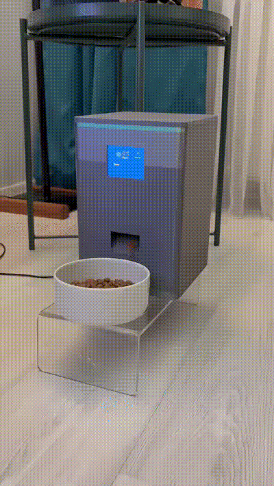 Automatic pet feeder