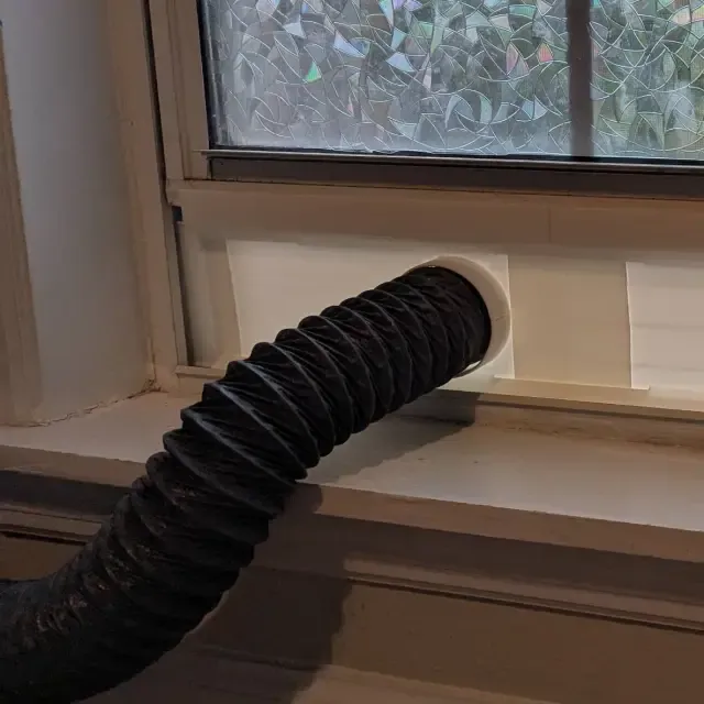 Falcon A1 window exhaust