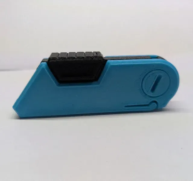 Foldable Utility Knife Blade Holder — Image 3 of 8