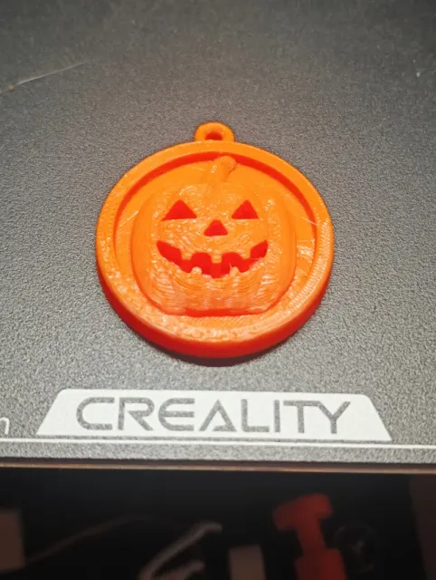 Round Halloween Pumpkin Keychain — Фото 4 из 7