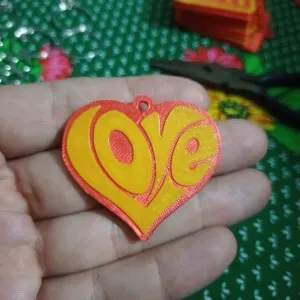 LOVE HEART KEYCHAIN